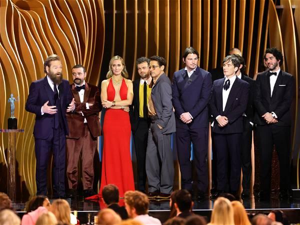 ‘Oppenheimer’ wins top honor at the Screen Actors Guild Awards, solidifying its Oscar frontrunner status