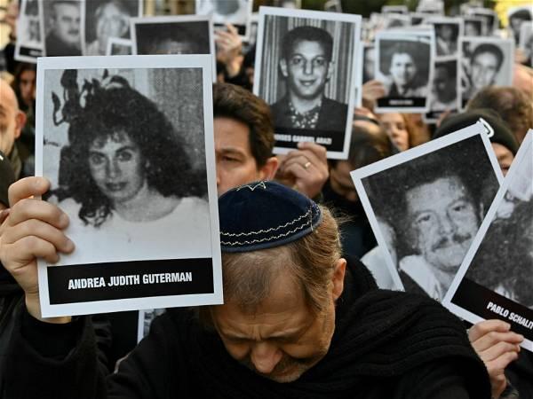 Israel-Hamas war brings back pain to Argentine Jewish community decades after major bombing attack