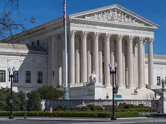 Supreme Court reviews EPA plan to cut pollution that crosses state lines