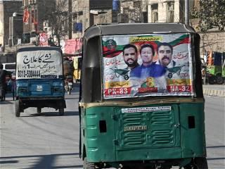 Pakistan election: Early results shows Nawaz Sharif has edge after count delays