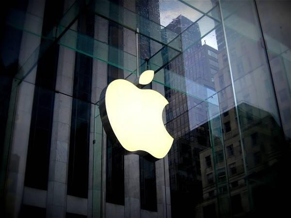 Apple Cancels Work on Electric Car, Shifts Team to Generative AI