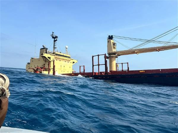 A ship earlier attacked by Yemen’s Houthi rebels has sunk in the Red Sea after days of taking on water, officials say