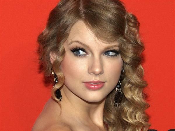 Taylor Swift releases ‘The Tortured Poets Department’