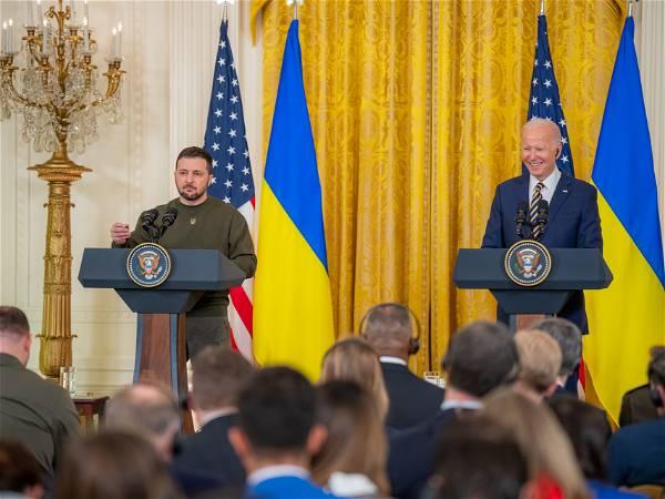 US preparing $1 bln weapons package for Ukraine, officials say