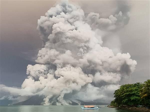 Indonesia’s Mount Ruang erupts again, spewing ash and peppering villages with debris