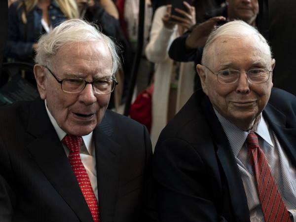 Investing guru Warren Buffett draws thousands, but Charlie Munger’s zingers will be missed