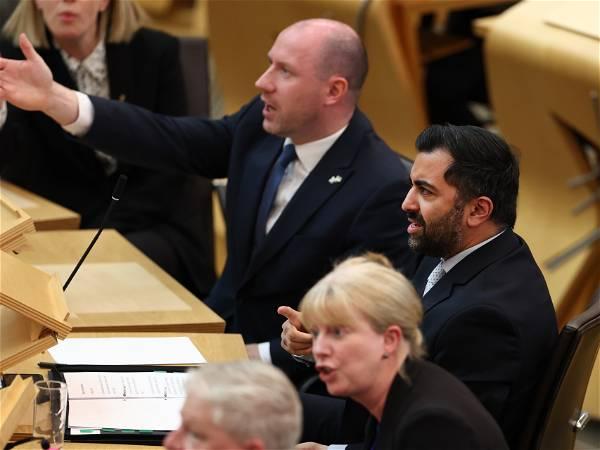 Scottish government survives vote of no confidence at Holyrood
